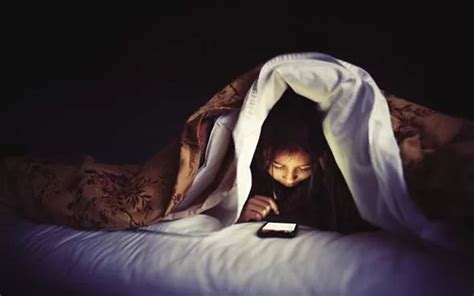 科普 | 手机成瘾不仅破坏睡眠，还会影响心理健康 - 知乎