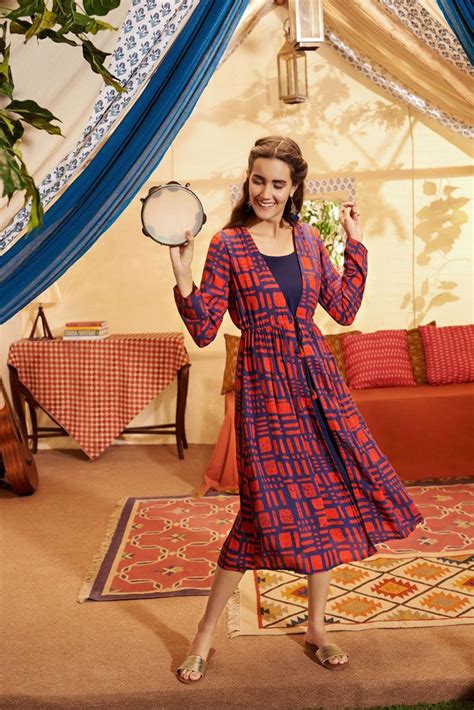 Kangana Ranaut Announced As The New Face Of Global Desi | Vogue | Vogue ...