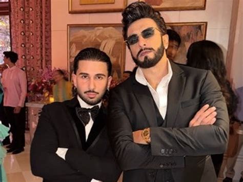 Ranveer Singh Poses With Orry at Grand Wedding Post Threats | Bollywood
