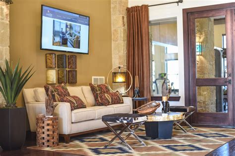 GATEWAY OAKS INTERIORS – Hodges USA