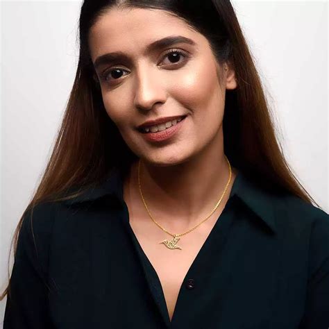 Hummingbird Pendant – Whimsical Nature-Inspired Jewelry