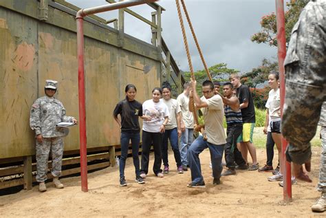 Army Boot Training 的图像结果