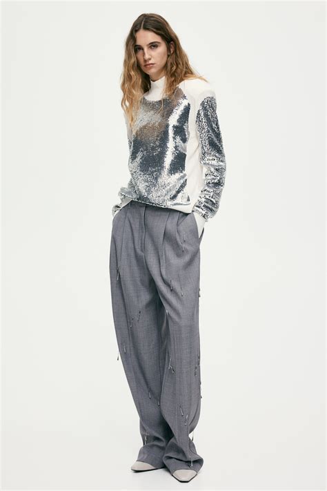 Sequined shoulder-pad top - Cream/Silver-coloured - Ladies | H&M IN