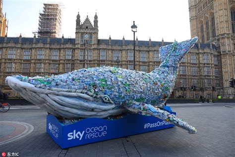 环球 _ 英国每年扔掉30亿个塑料瓶，“押金计划”能否促进塑料瓶回收？
