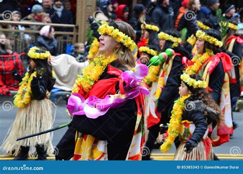 Mexican Dance in Thanksgiving Parade Editorial Stock Photo - Image of ...