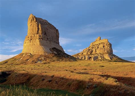 Secrets Behind Nebraska's Courthouse Rock | TouristSecrets