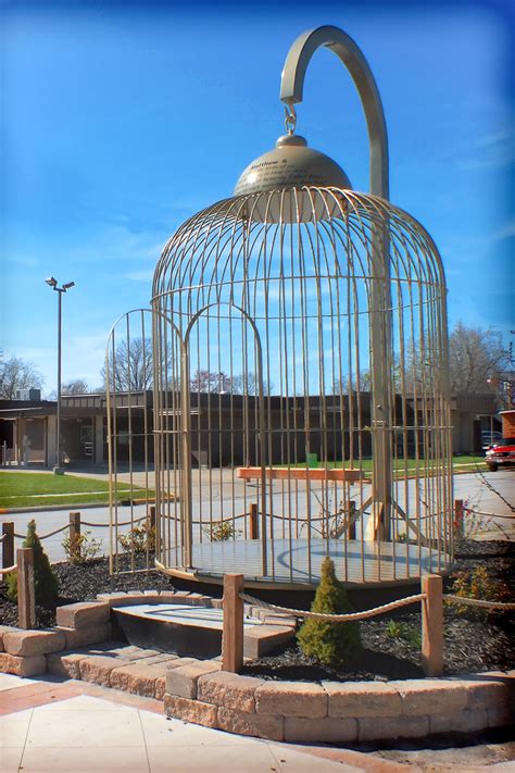 Find Some of the World's Biggest and Largest Objects and Roadside ...