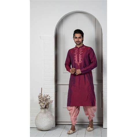 Buy KISAH Men Magenta Kurta Set (Set of 2) Online