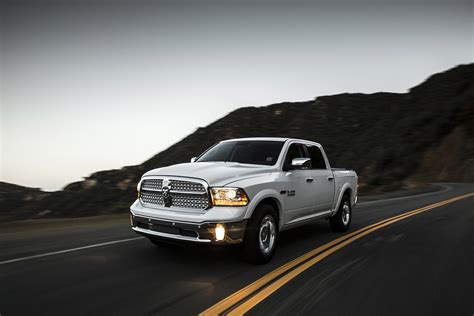 2015 Dodge Ram 1500 Laramie Longhorn EcoDiesel - HD Pictures @ carsinvasion.com