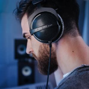 beyerdynamic Dt 770 Pro 250 Ohm Studio Wired Over Ear Headphones (Black ...