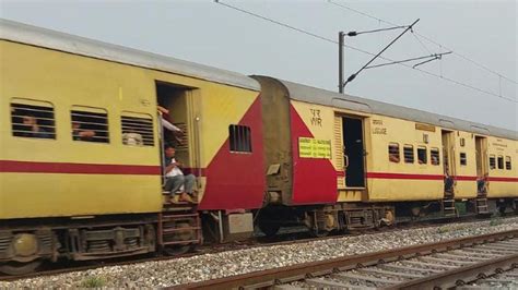 ಪುತ್ತೂರು ತಾಲೂಕಿನ ನರಿಮೊಗರು ಬಳಿ ಮತ್ತೆ ಮಣ್ಣು ಕುಸಿತ ಸಂಭವಿಸಿದ್ದು, ಕಬಕ ...