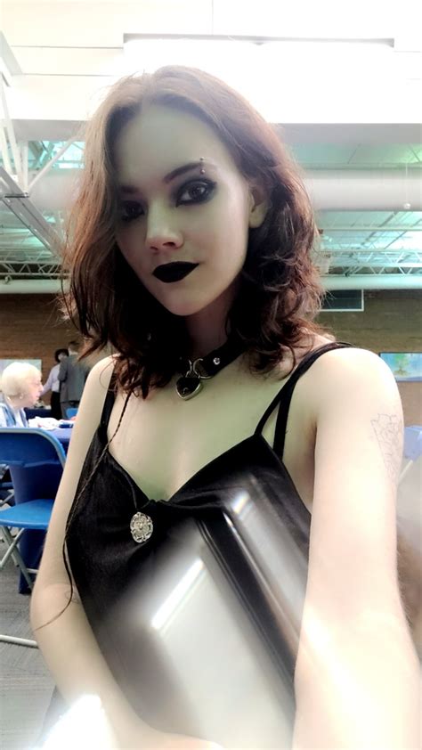 (NB 22) I have severe body dysmorphia so I don't feel pretty. Am I ugly ...