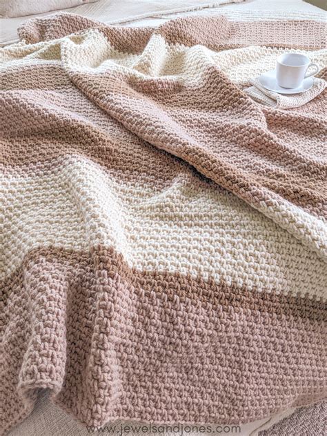 Easy Crochet Striped Moss Stitch Blanket | Jewels and Jones