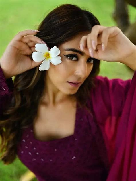 These vacation pictures of Srishty Rode will make you pack your bags ...