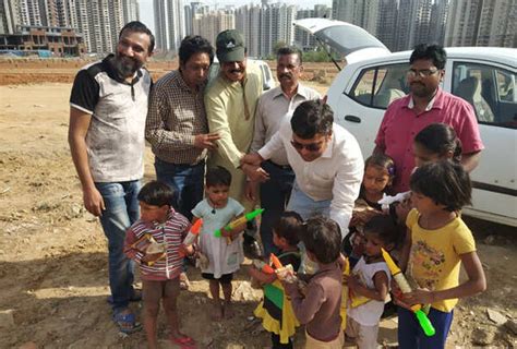 Greater Noida west residents celebrate Holi with underprivileged kids ...