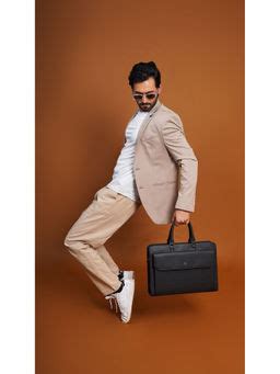 Buy Laptop Bags for Women Online with Stylish and Functional Designs