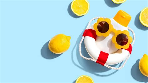 Sun Safety with a Glow: Exploring the Benefits of Vitamin C Sunscreen ...
