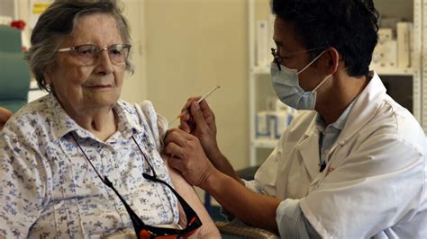 Debates y polémicas en torno a la tercera dosis de la vacuna contra el ...