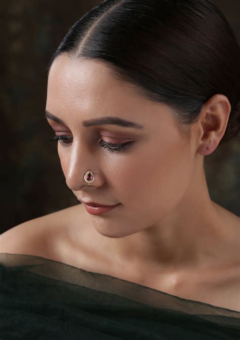 Dopehri Paisley Tourmaline Clip On Nath With Pearl Edging – Vamika ...