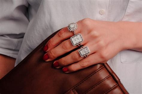 Gold and diamond jewelry | Premium Photo