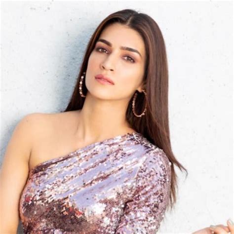 Designer Varnika Arora Earrings Studs Necklace Hoops Shopping Online