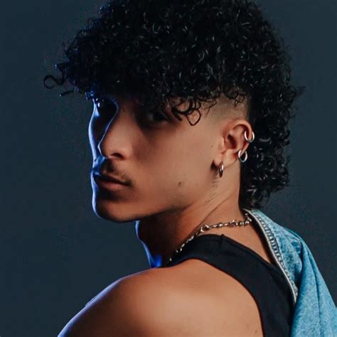 MARK MOICANO (INVENCÍVEL) - HERDEIRO DE VILTRUM - AniRap - LETRAS.COM