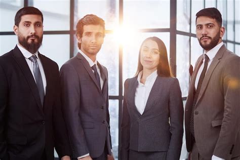 People in Business Suits 的图像结果