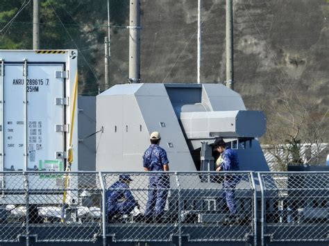 Japão testa novo modelo de canhão eletromagnético a bordo do navio ...