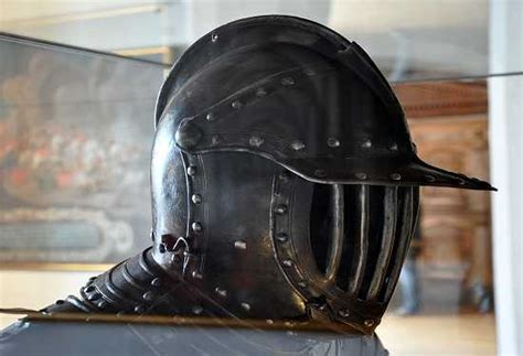 Dojo in Japan ermöglicht das Kämpfen mit mittelalterlichen europäischen ...