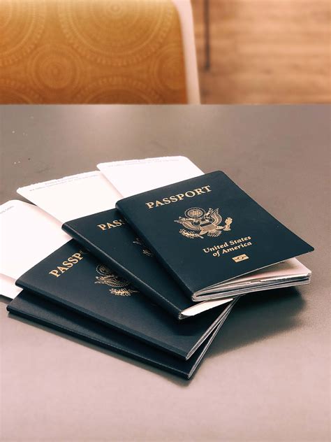 香港护照免签哪些国家？怎么才能申请香港护照？-惟港移民