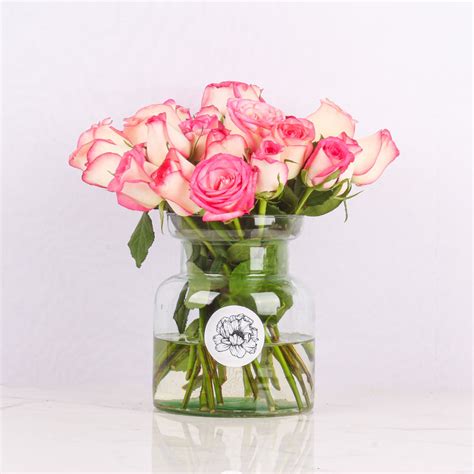 Jumilla Roses (Bunch of 18) - Order online at The Flora
