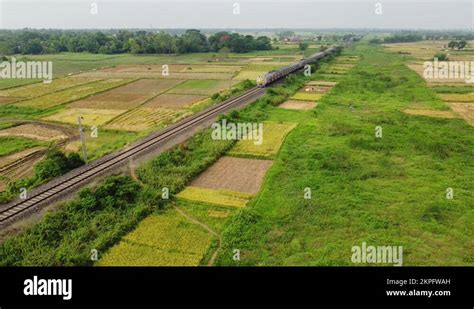 Indian Local Train 的图像结果