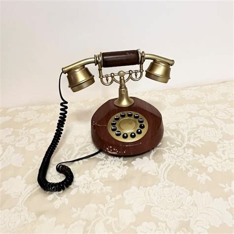 Antique Phone 的图像结果