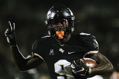 UCF Overwhelms Rival USF on Senior Night in War on I4 Victory ...