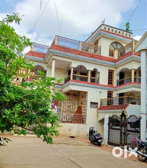 415-Var Haveli Bunglow In Varachha Main Road, Fulpada Hirabaug - For ...