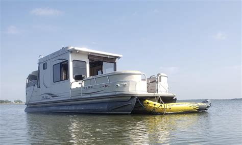 Party Cove Lake Lewisville - Captained Party Barge for 18 | Getmyboat