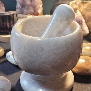 LIVE with the Easter Bunny, Oliver Beene Designs, Marshalltown, 23 ...