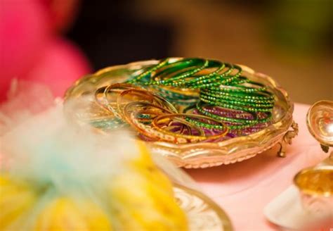 10 Cheerful and Encouraging Gifts That Moms-to-Be Will Love for Their ...