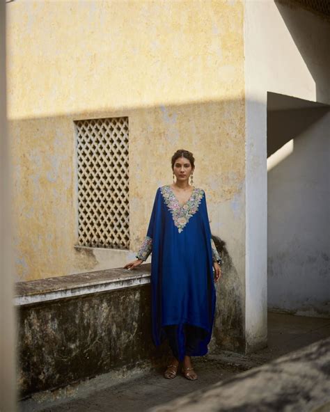 Buy - Blue reva cuff kaftan set | Elan Store