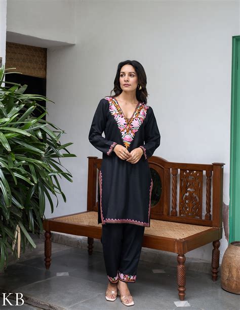 Nigeen Kashmiri Aari Black Co-ord set – KashmirBox.com