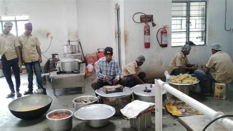 Smart Hospitality Photo Gallery | Canteen Staff, Food Prepration