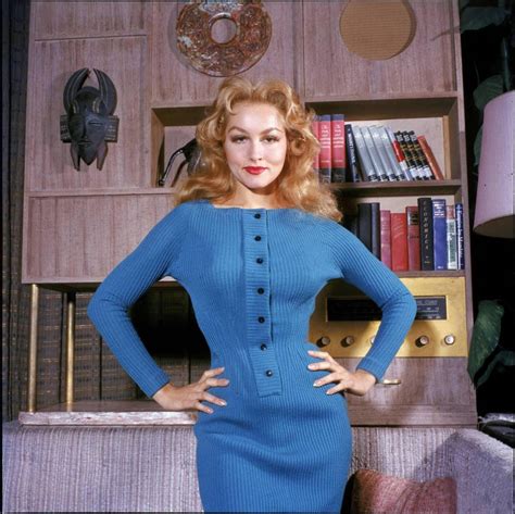 Julie Newmar (1960s) : r/1960s