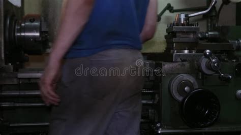 Lathe Machine Operator 的图像结果