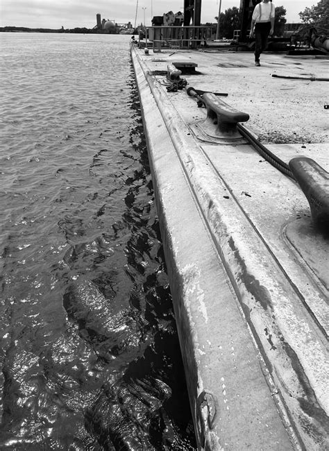 200' x 40' x 7' Deck Barge - Heartland Barge