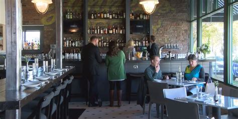 Butchertown Grocery offers full menu, bar