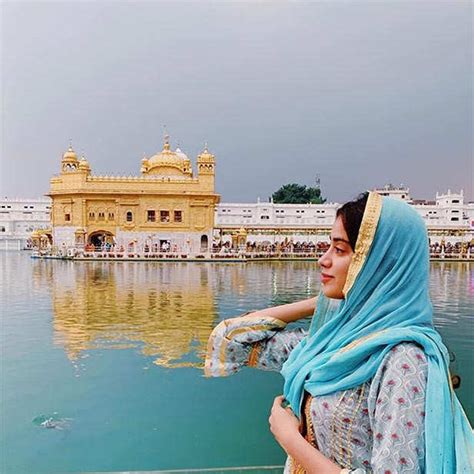 Janhvi Kapoor reaches Amritsar to begin shooting for Dostana 2 ...