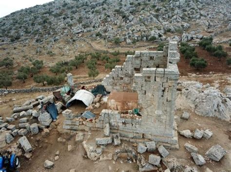 In Pics: Refugees From The Syrian Conflict Live In The Ruins Of A Roman ...