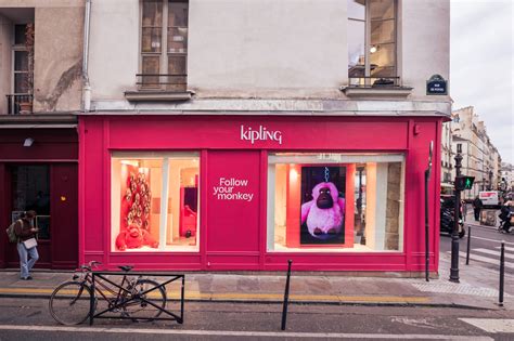 Kipling and its little monkeys return to the luggage scene ...