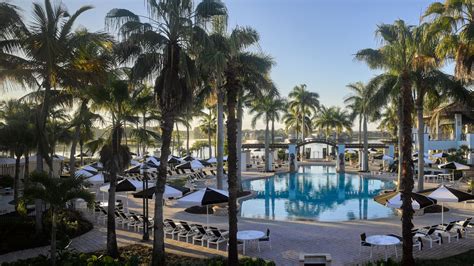 Resort Swimming Pool | PGA National Members Golf Club | FL - PGA ...