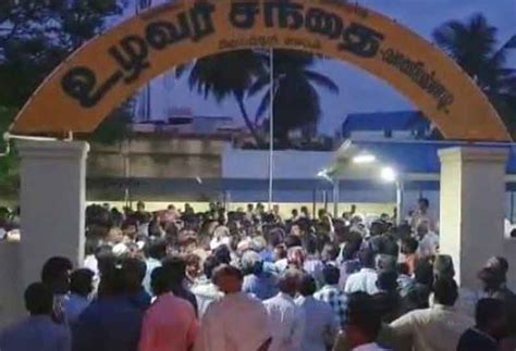 Farmers market farmers suddenly darna | உழவர் சந்தை விவசாயிகள் திடீர் தர்ணா